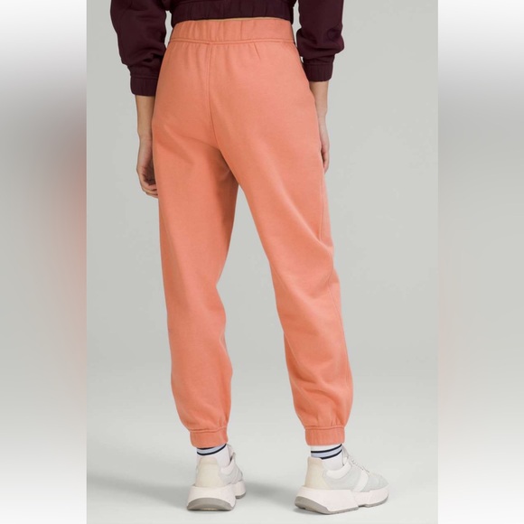 NWT Lululemon Relaxed High-Rise Jogger - Pink Savannah - Picture 2 of 3